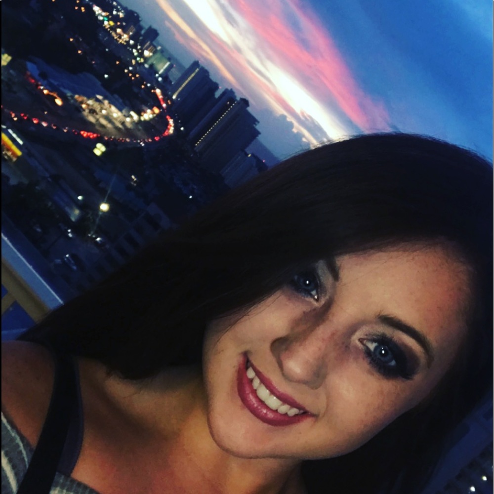 Meet your Posher, Whitney